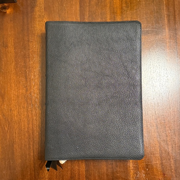Crossway ESV Heirloom Study Bible in black goatskin - Picture 2 of 11